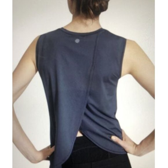 Athleta Sunlover UPF50 Tulip Back Tank Navy — XL Tall — Never Worn! - Picture 2 of 5